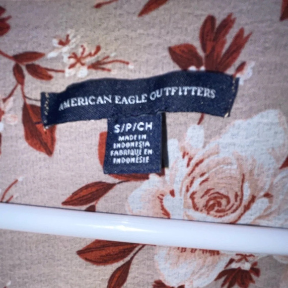 American Eagle Sheer Smocked Babydoll Top Size Small Blush Floral Boho Preppy - Picture 5 of 7